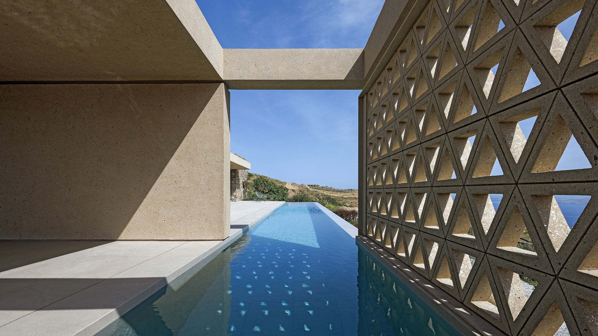 The Slot House - Caved house in Tinos